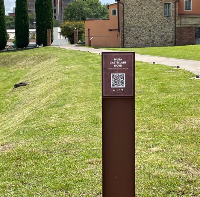 Totem informativi Lithos Totem informativi con qr-code