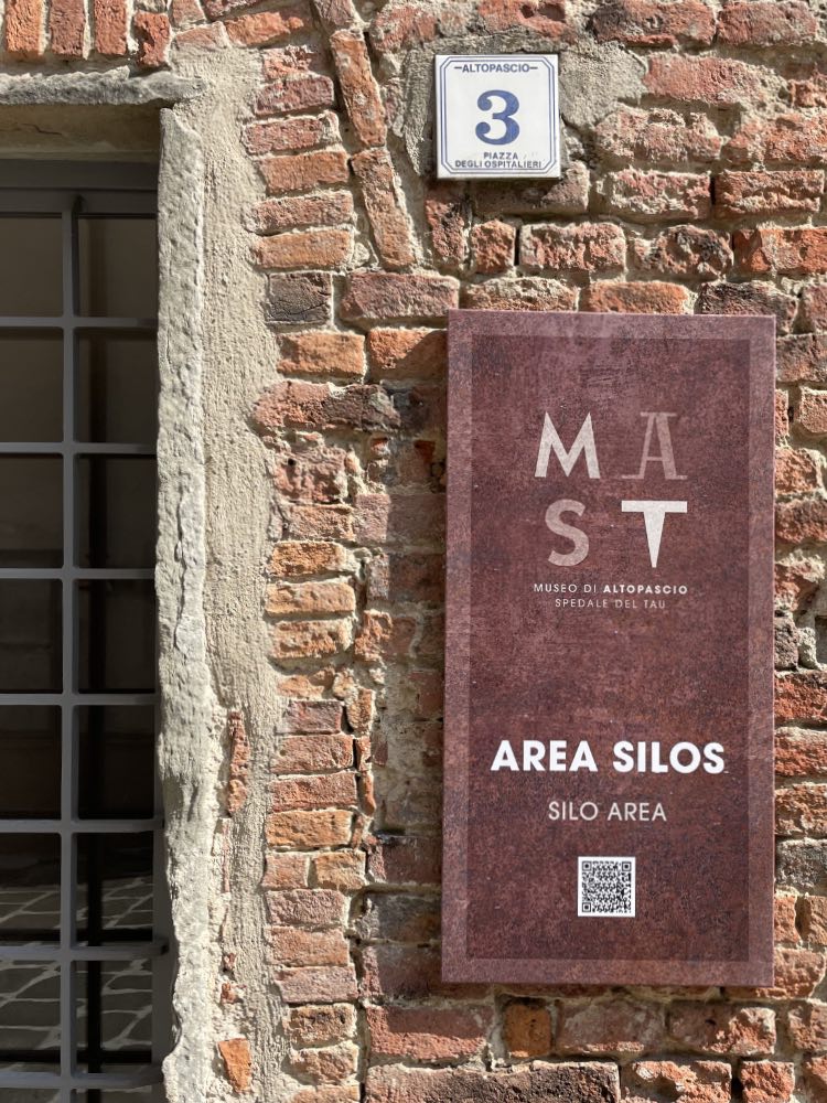 10 – targa mast - ingresso allestimento